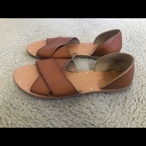 Universal Thread Faux Leather Sandals women size 9 - Picture 4 of 4